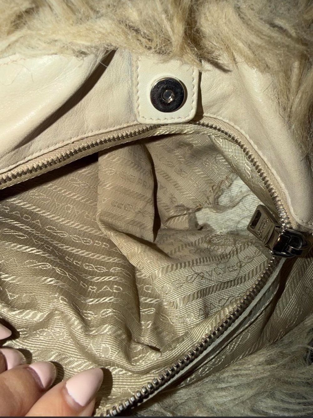 Prada Faux Fur Eco Pelliccia - Picture 4 of 8